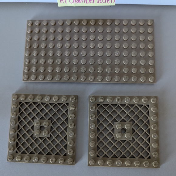 LEGO Harry Potter plates set of modified 8x8 with hole 4151 & 8x16 chamber tan - Picture 8 of 8